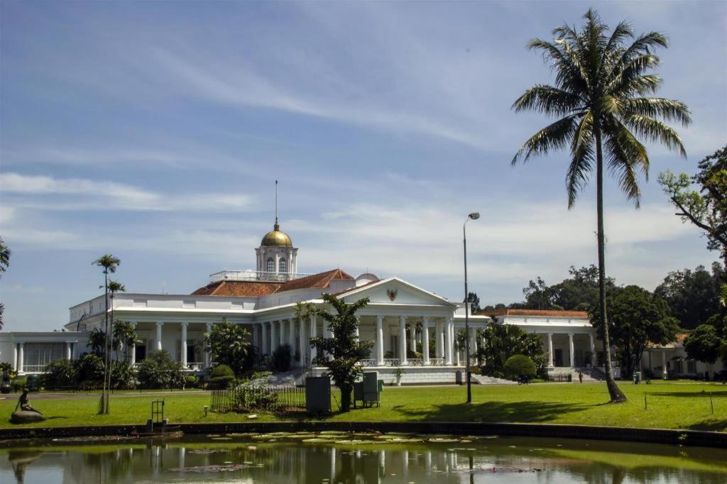 Amaris Hotel Padjajaran Bogor Exterior photo